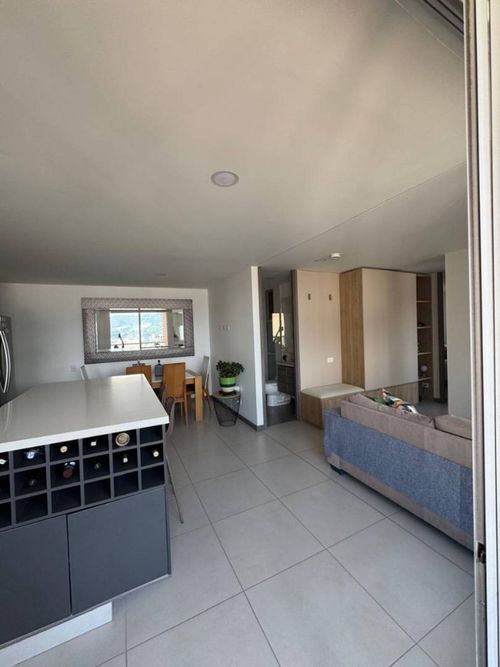 Apartamento de 2 alcobas en venta en Las Lomitas, Sabaneta, 75 m² · foto 12 de 24