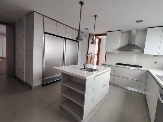 Apartamento de 4 alcobas en arriendo en San Lucas, Medellín, 500 m² · foto 7 de 18