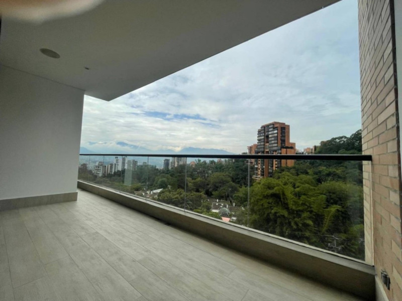 Apartamento en arriendo en El Poblado, Medellín · foto 2 de 18