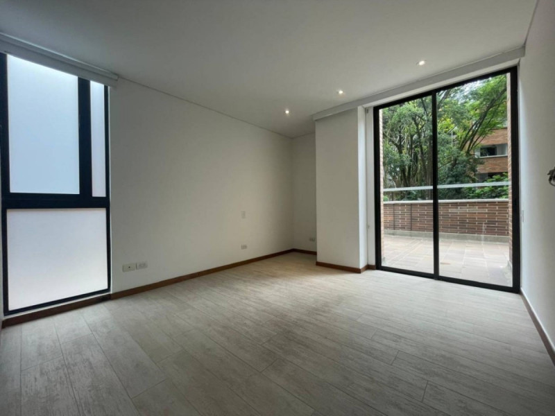 Apartamento en arriendo en El Poblado, Medellín · foto 3 de 18