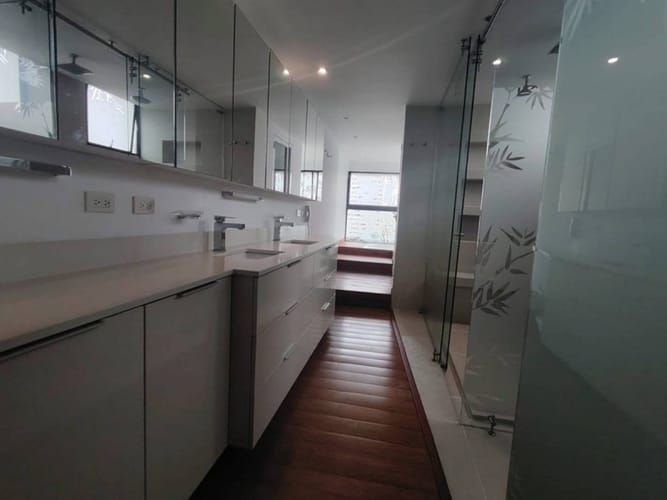Apartamento de 4 alcobas en arriendo en San Lucas, Medellín, 500 m² · foto 12 de 18