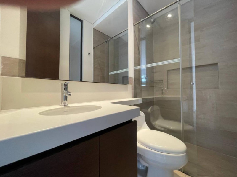 Apartamento en arriendo en El Poblado, Medellín · foto 5 de 18