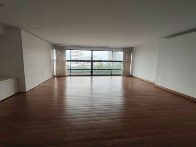 Apartamento de 4 alcobas en arriendo en San Lucas, Medellín, 500 m² · foto 13 de 18
