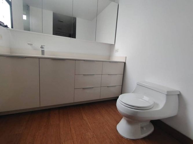 Apartamento de 4 alcobas en arriendo en San Lucas, Medellín, 500 m² · foto 17 de 18