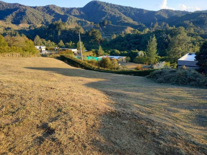 Lote en venta en Pantanillo, El Retiro, 2537 m² · foto 5 de 24