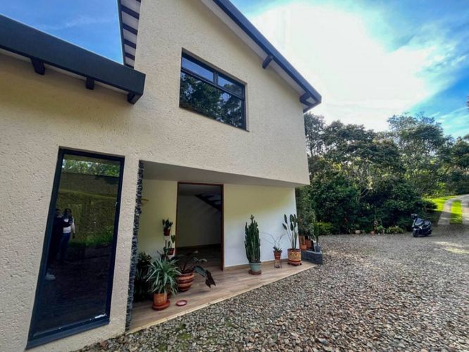 Casa de 4 alcobas en venta en Quirama, El Carmen de Viboral, 300 m² · foto 2 de 24