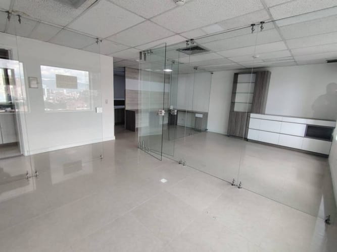 Oficina en arriendo en Astorga, Medellín, 57 m² · foto 5 de 9