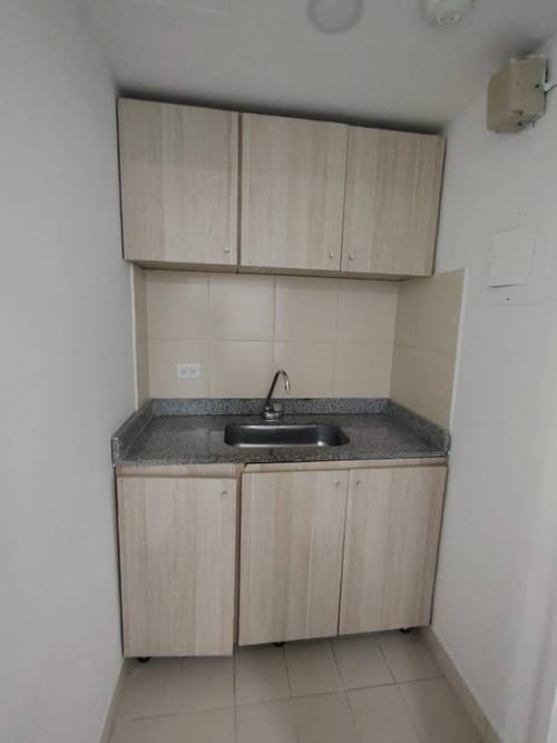 Oficina en arriendo en Astorga, Medellín, 57 m² · foto 8 de 9