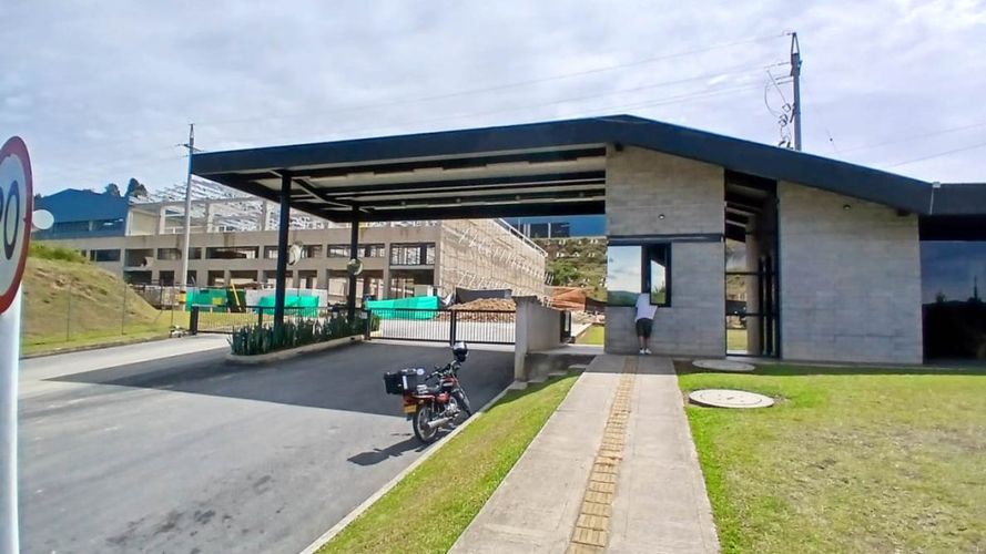 Bodega en arriendo en Sajonia, Rionegro, 1596 m² · foto 2 de 14