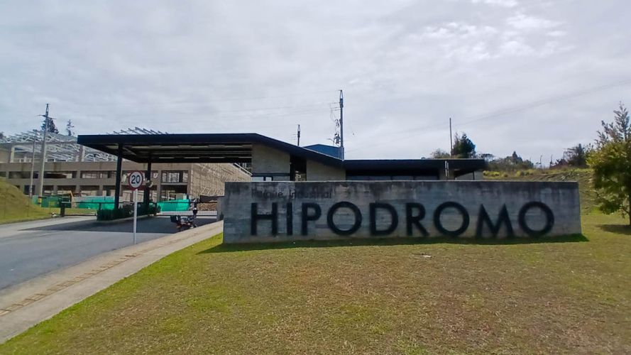 Bodega en arriendo en Sajonia, Rionegro, 1596 m² · foto 4 de 14