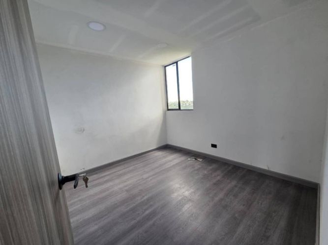 Apartamento de 2 alcobas en arriendo en Rionegro, 75 m² · foto 3 de 11