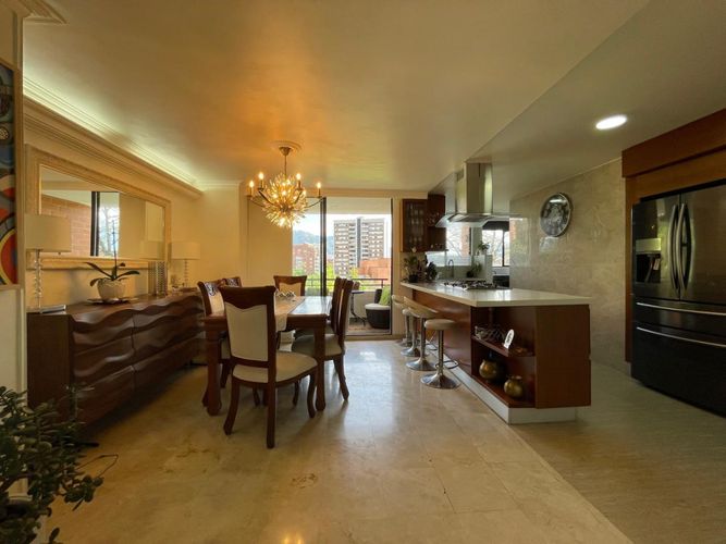 Apartamento de 3 alcobas en venta en El Diamante No. 2, Medellín, 150 m² · foto 2 de 24