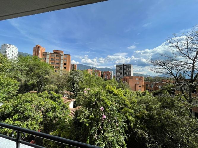 Apartamento de 3 alcobas en venta en El Diamante No. 2, Medellín, 150 m² · foto 3 de 24