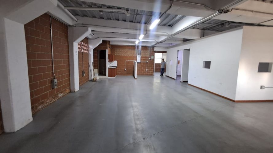 Bodega en arriendo en Cabañas, Bello, 220 m² · foto 8 de 12