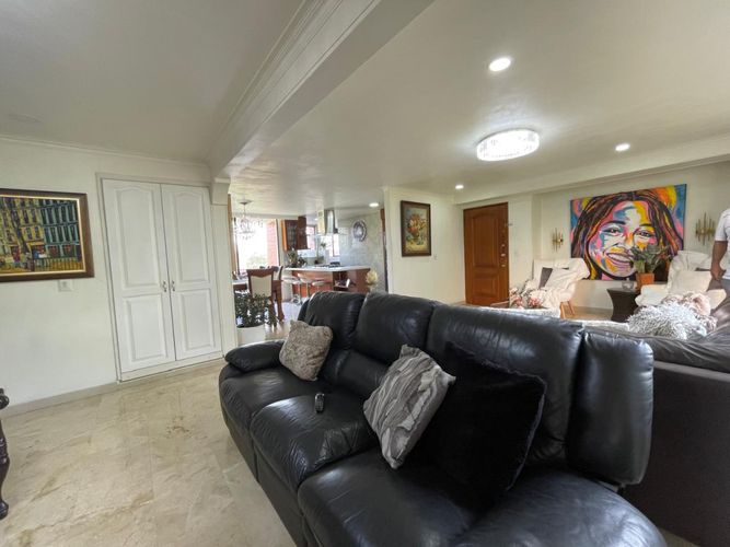 Apartamento de 3 alcobas en venta en El Diamante No. 2, Medellín, 150 m² · foto 9 de 24