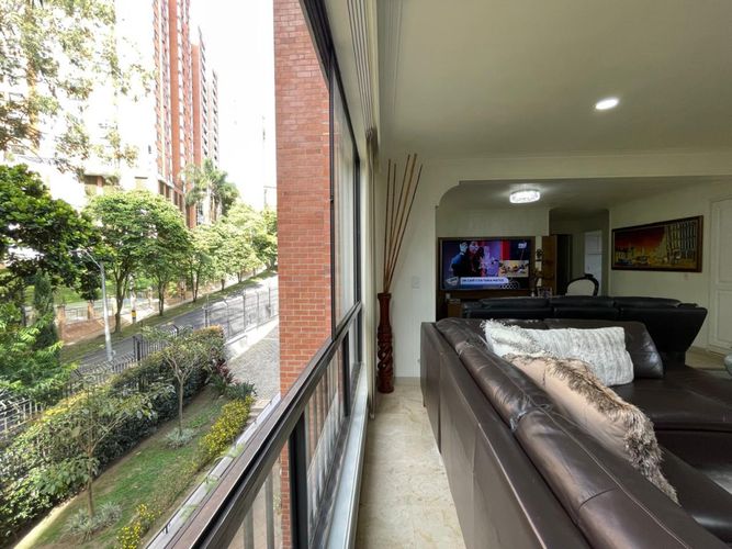 Apartamento de 3 alcobas en venta en El Diamante No. 2, Medellín, 150 m² · foto 12 de 24
