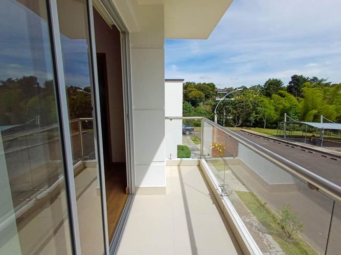 Casa de 3 alcobas en arriendo en Rionegro, 160 m² · foto 3 de 24