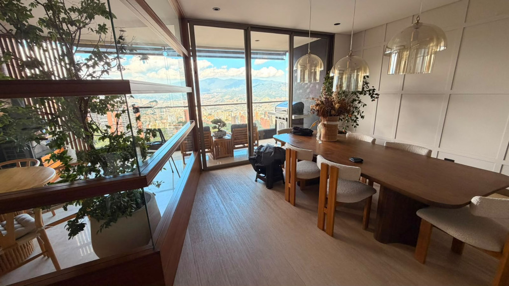 Apartamento en arriendo en El Poblado, Medellín · foto 3 de 13