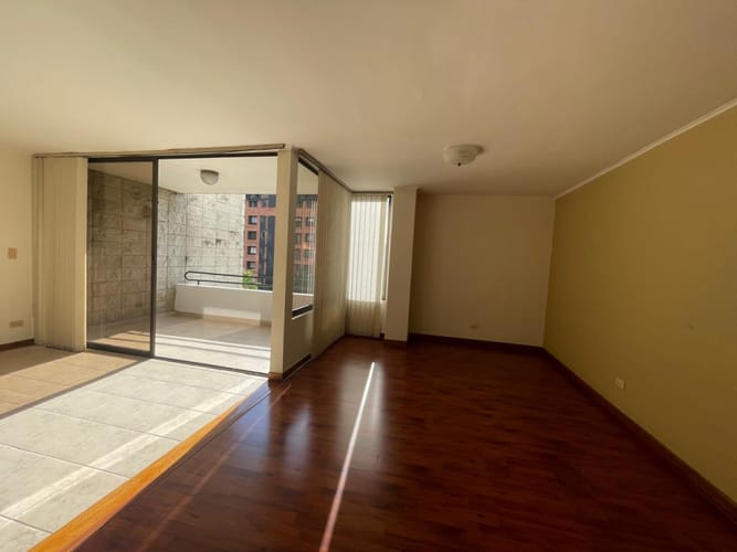 Apartamento de 3 alcobas en venta en Los Balsos, Medellín, 160 m² · foto 2 de 13
