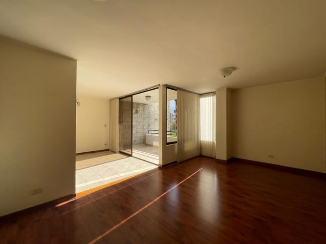 Apartamento de 3 alcobas en venta en Los Balsos, Medellín, 160 m² · foto 4 de 13