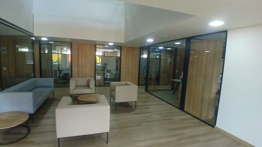 Oficina en arriendo en Estadio, Medellín, 10 m² · foto 4 de 4