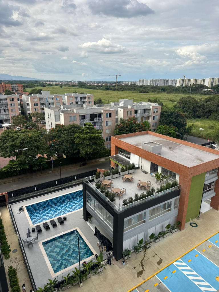 Apartamento en arriendo en Valle Del Lili, Cali · foto 2 de 19