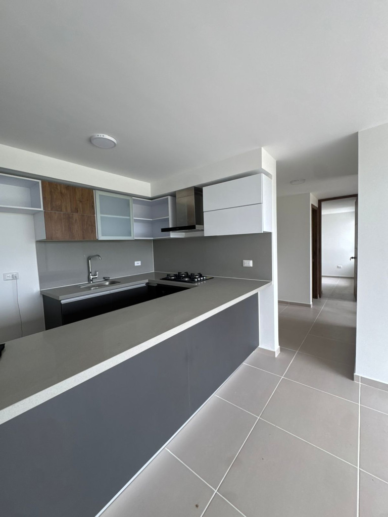 Apartamento en arriendo en Valle Del Lili, Cali · foto 6 de 19