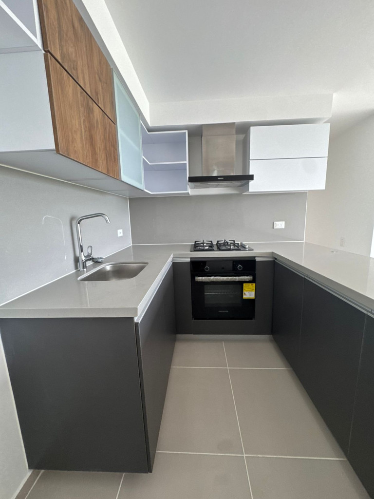 Apartamento en arriendo en Valle Del Lili, Cali · foto 7 de 19