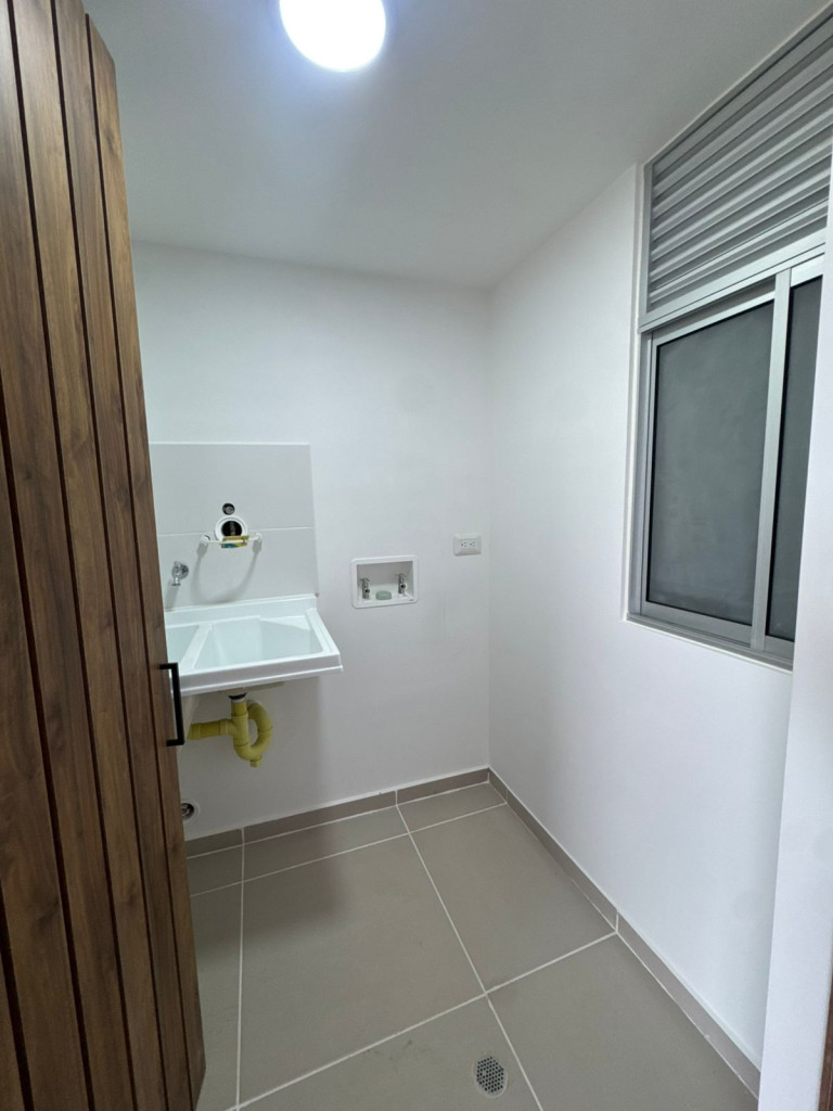 Apartamento en arriendo en Valle Del Lili, Cali · foto 9 de 19