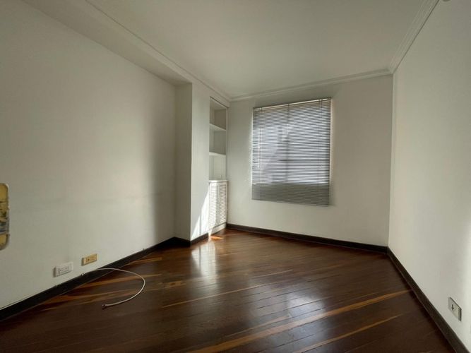 Apartamento de 3 alcobas en arriendo en Los Naranjos, Medellín, 106 m² · foto 2 de 10