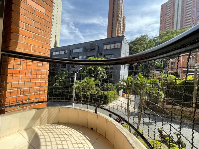 Apartamento de 3 alcobas en arriendo en Los Naranjos, Medellín, 106 m² · foto 5 de 10