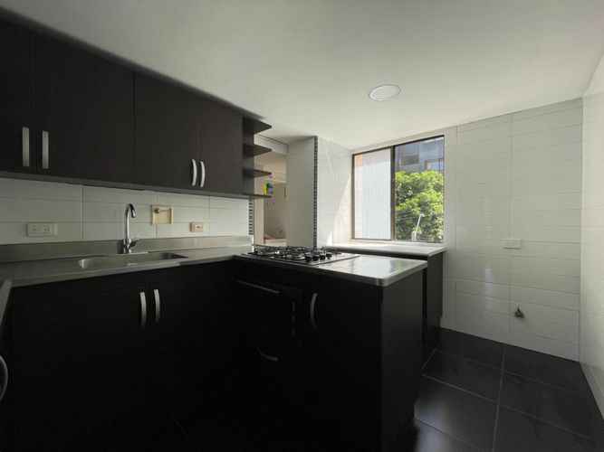 Apartamento de 3 alcobas en arriendo en Los Naranjos, Medellín, 106 m² · foto 7 de 10