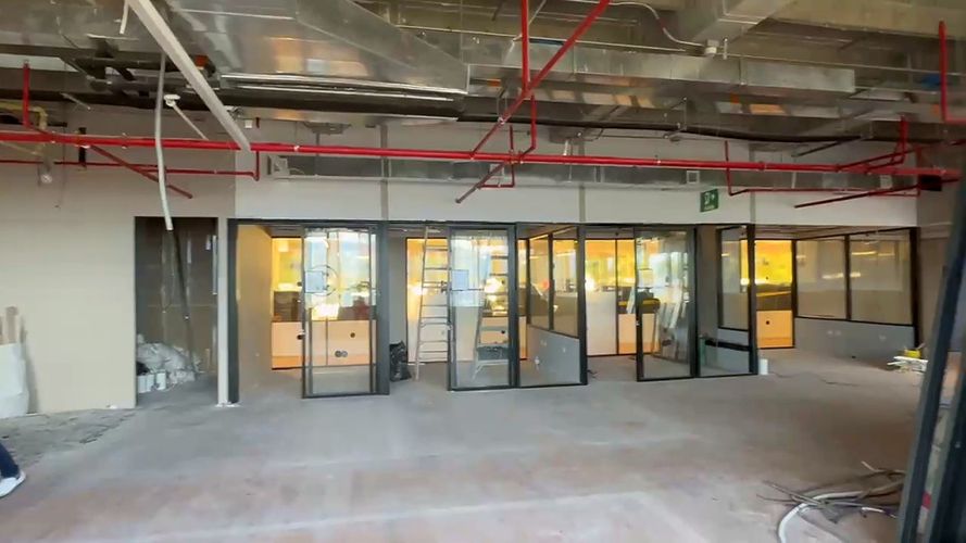 Oficina en arriendo en El Poblado, Medellín, 250 m² · foto 2 de 9