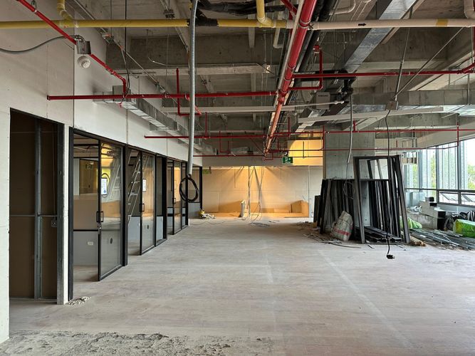 Oficina en arriendo en El Poblado, Medellín, 250 m² · foto 3 de 9
