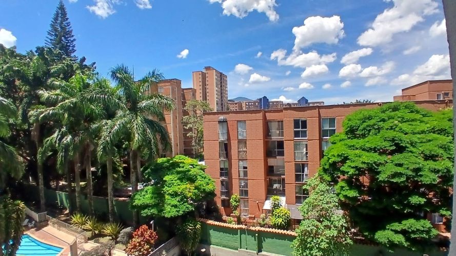 Apartamento de 2 alcobas en arriendo en Santa María De Los Ángeles, Medellín, 54 m² · foto 2 de 11