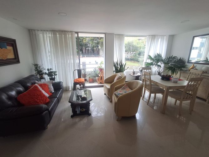 Apartamento de 3 alcobas en arriendo en Los Naranjos, Medellín, 110 m² · foto 2 de 13