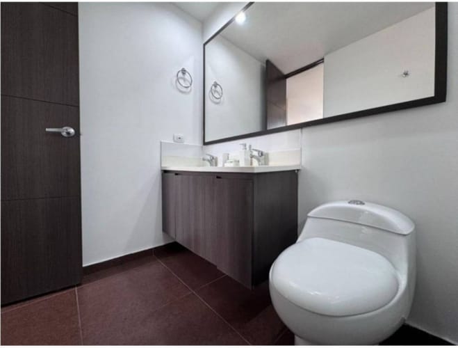 Apartamento de 5 alcobas en venta en El Poblado, Medellín, 163 m² · foto 10 de 24