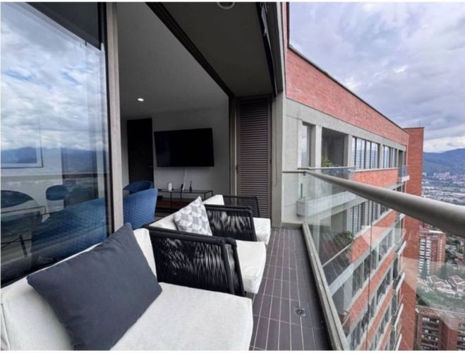 Apartamento de 5 alcobas en venta en El Poblado, Medellín, 163 m² · foto 17 de 24