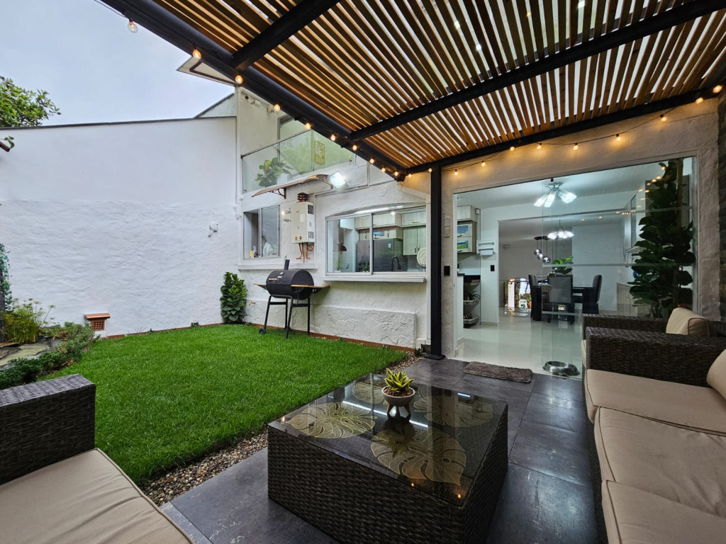 Casa en arriendo en El Poblado, Medellín · foto 8 de 23