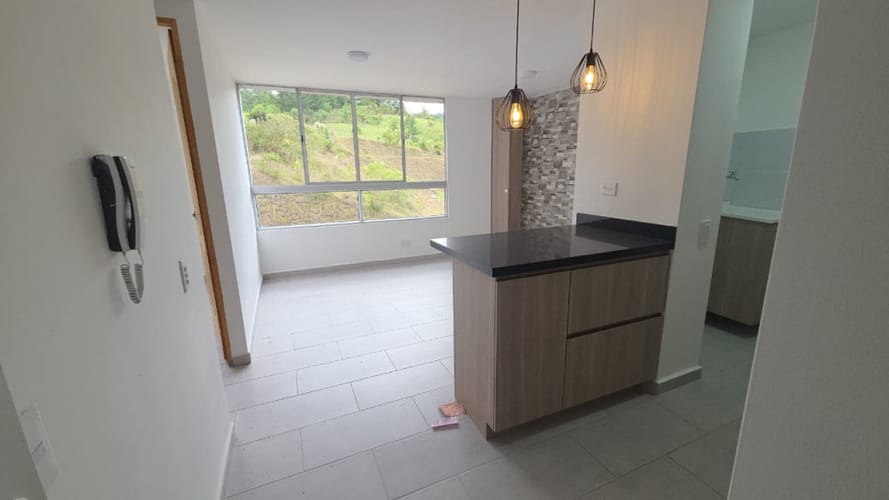 Apartamento de 2 alcobas en venta en La Ceja, 50 m² · foto 2 de 12