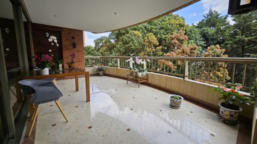 Apartamento de 4 alcobas en venta en La Florida, Medellín, 410 m² · foto 2 de 22