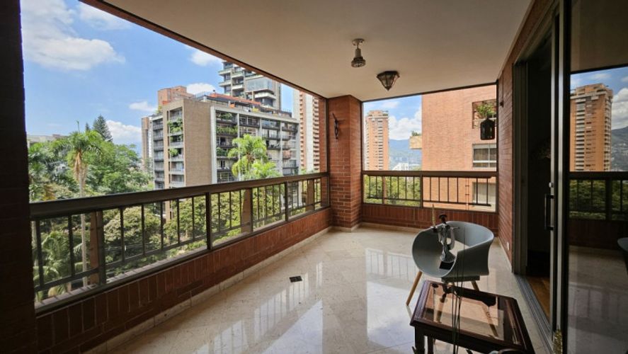 Apartamento de 4 alcobas en venta en La Florida, Medellín, 410 m² · foto 4 de 22