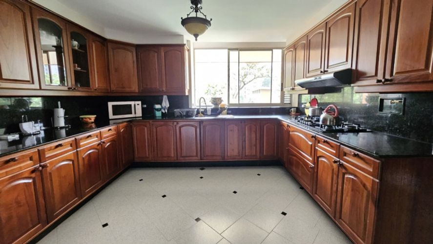 Apartamento de 4 alcobas en venta en La Florida, Medellín, 410 m² · foto 12 de 22