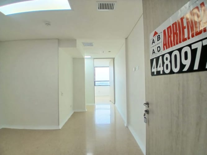 Oficina en arriendo en Las Vegas, Envigado, 32 m² · foto 2 de 10