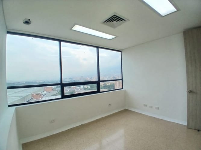 Oficina en arriendo en Las Vegas, Envigado, 32 m² · foto 3 de 10