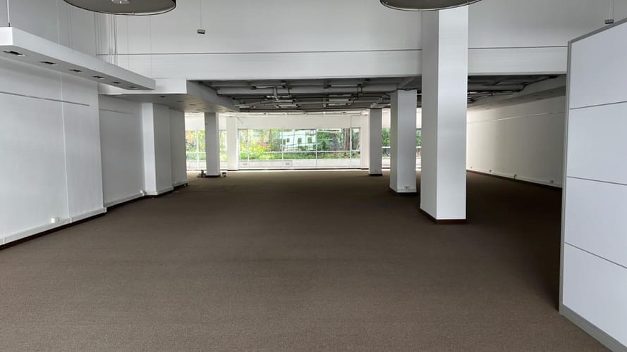 Local en arriendo en El Poblado, Medellín, 500 m² · foto 4 de 5