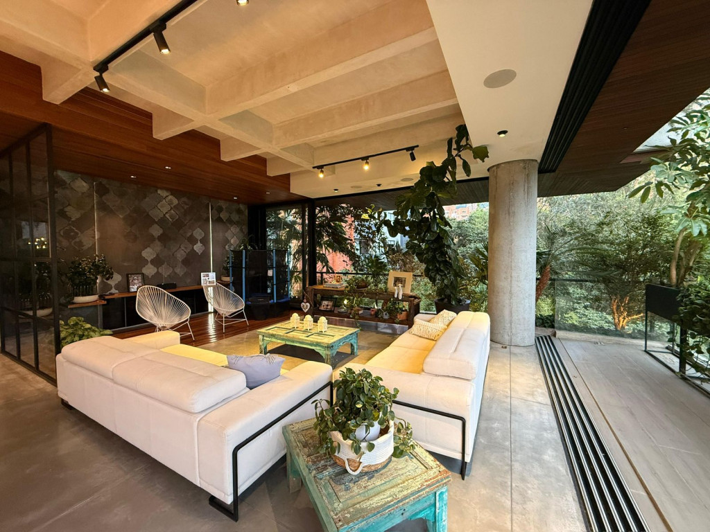 Apartamento en arriendo en El Poblado, Medellín · foto 2 de 22