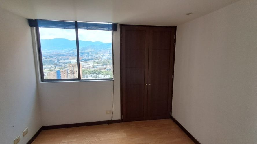 Apartamento de 3 alcobas en arriendo en El Poblado, Medellín, 105 m² · foto 13 de 15