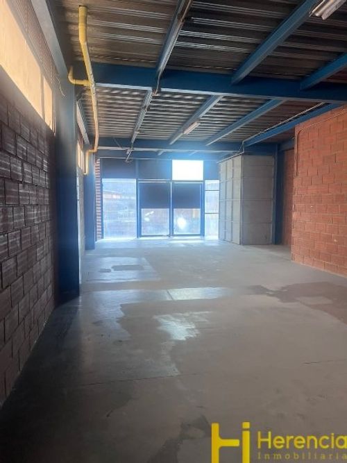 Bodega en venta en Trinidad, Medellín, 220 m² · foto 2 de 6