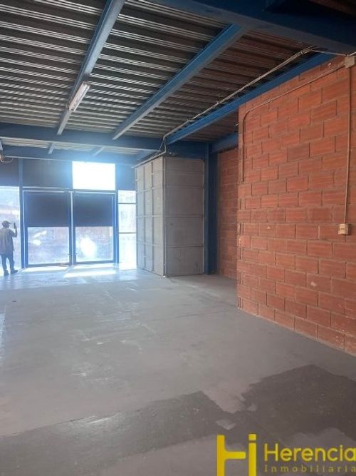 Bodega en venta en Trinidad, Medellín, 220 m² · foto 3 de 6
